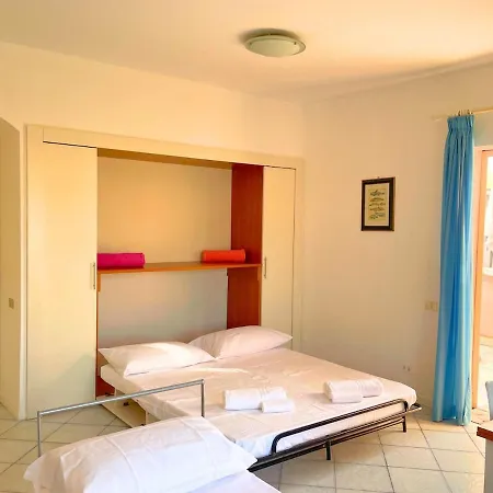 Riva Dei Delfini Feriehus *